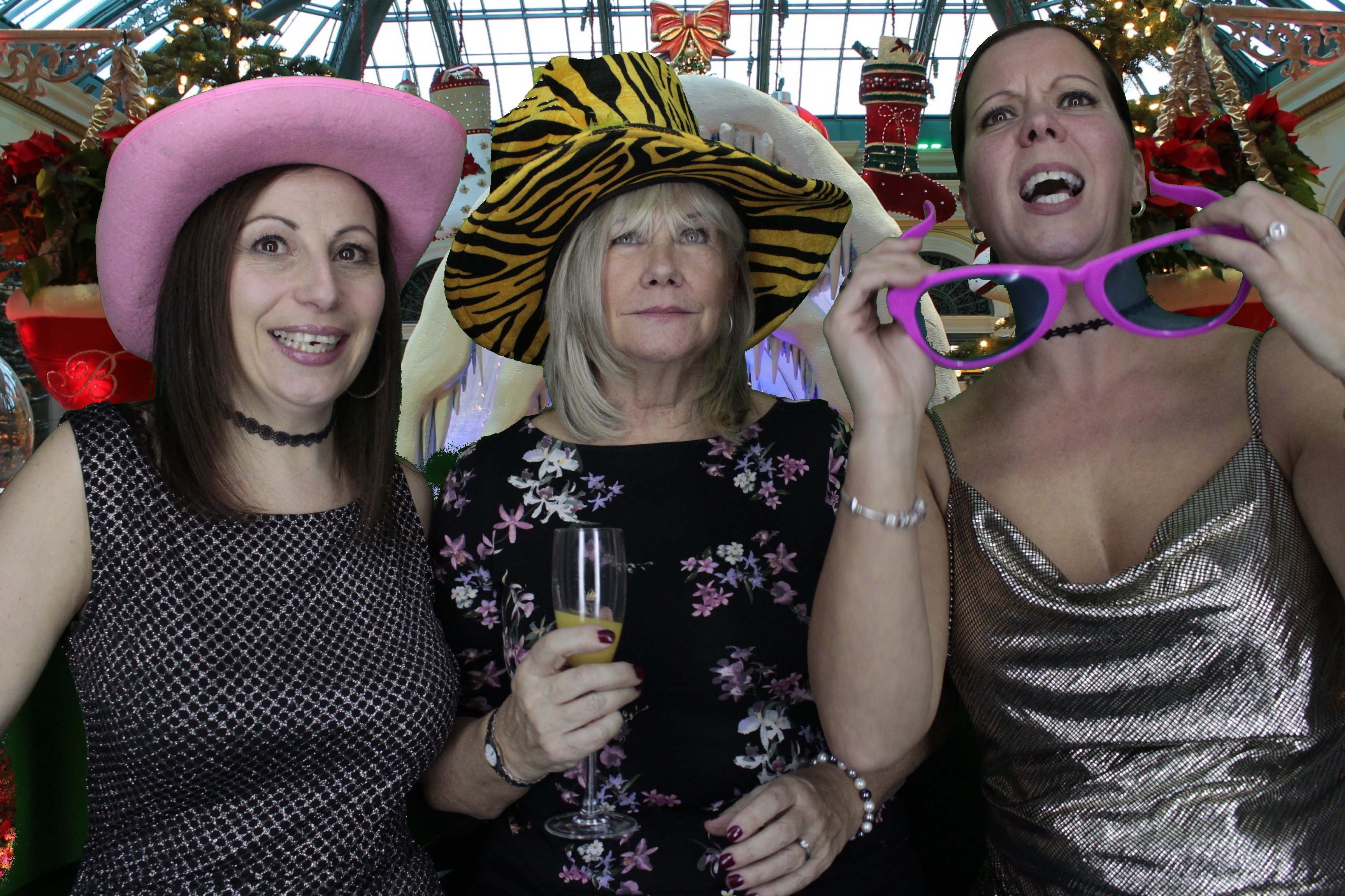 Kuoni Travel Christmas Party | View more photos from the event at gallery.myphotoboothexperience.co.uk/u/MyPhotoBoothExperienceLtd/Kuoni-Travel-Christmas-Party
